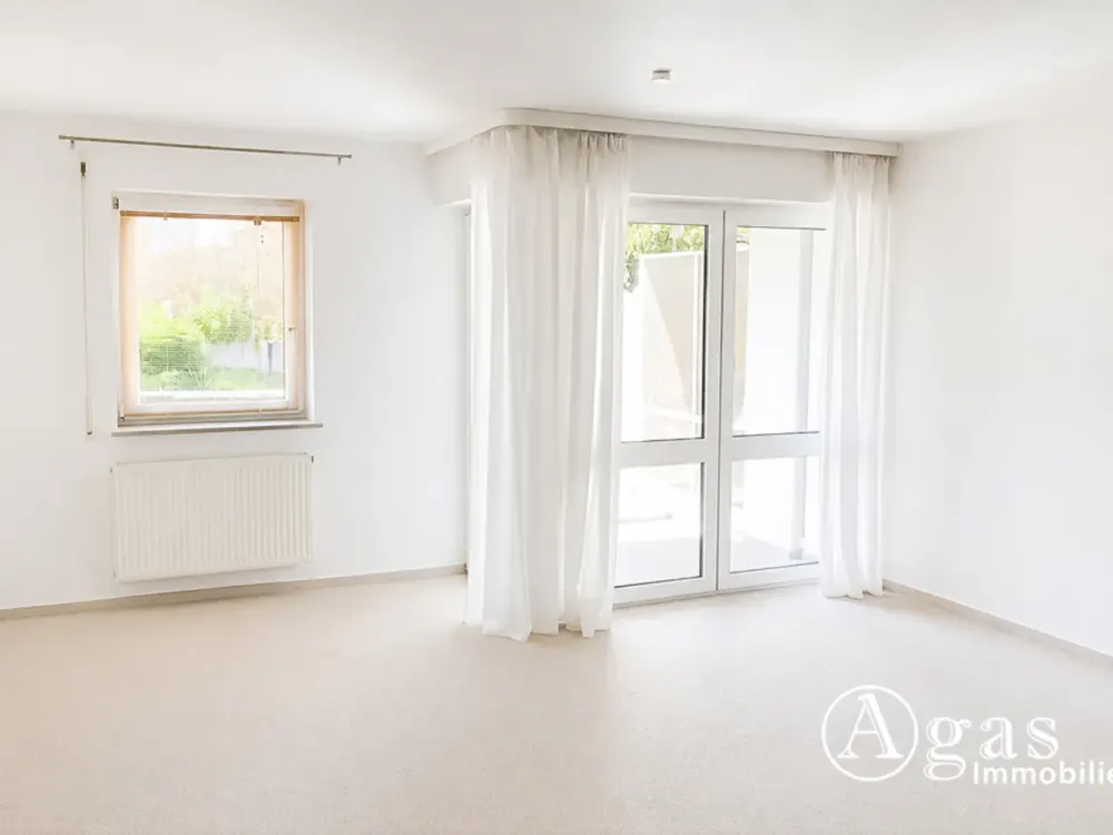 In Seenähe: 1-Zimmer-Erdgeschosswohnung mit 2 Terrassen und TG-Stellplatz in Kleinmachnow