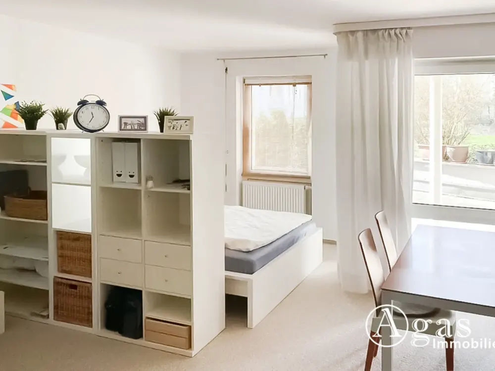 In Seenähe: 1-Zimmer-Erdgeschosswohnung mit 2 Terrassen und TG-Stellplatz in Kleinmachnow