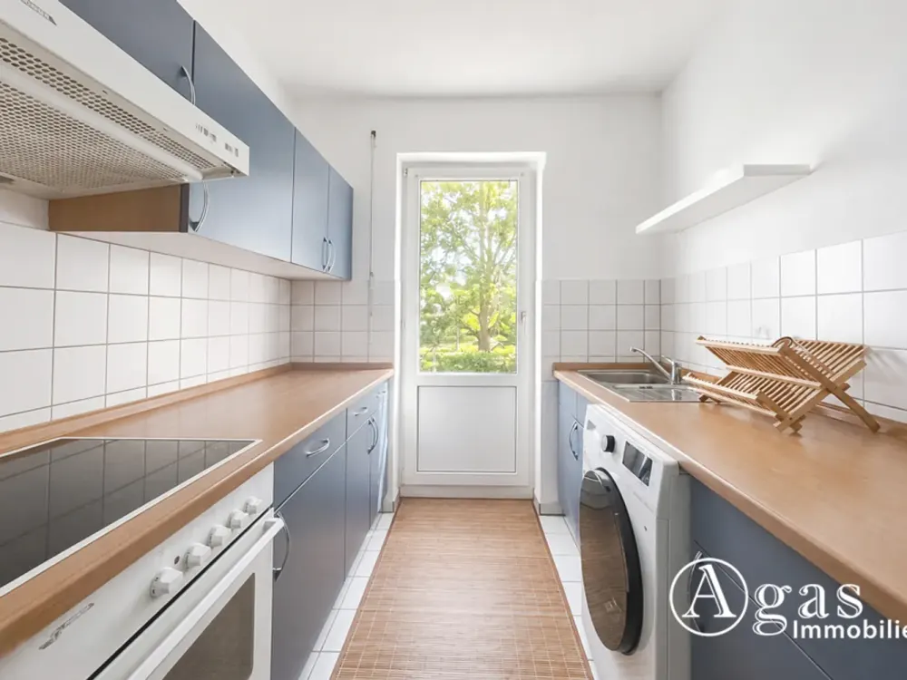 In Seenähe: 1-Zimmer-Erdgeschosswohnung mit 2 Terrassen und TG-Stellplatz in Kleinmachnow