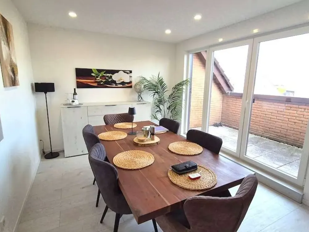 Exklusive, frisch sanierte 3-Zimmer-Maisonette auf 115m² mit Kamin und Stellplatz in Mündelheim