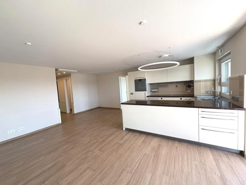 Neuwertige 3 Zimmerwohnung zu vermieten