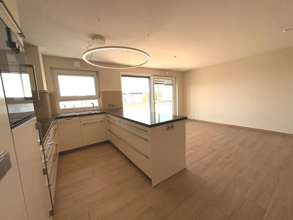Neuwertige 3 Zimmerwohnung zu vermieten
