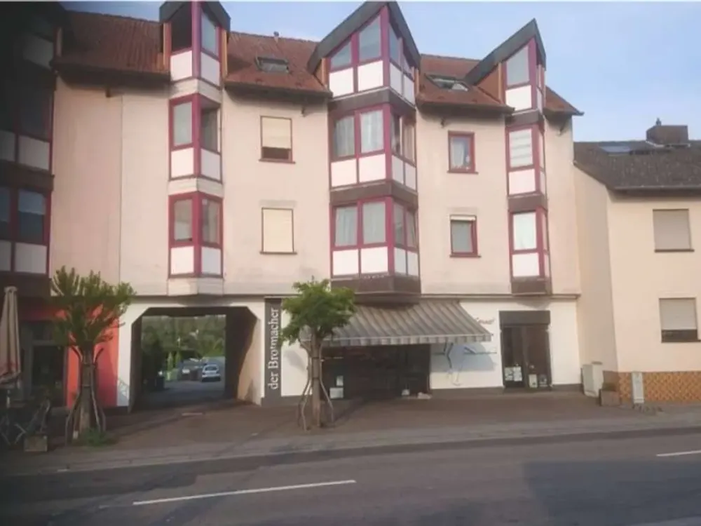 Helle 3 Zimmerwohnung mit Stellplatz und Keller