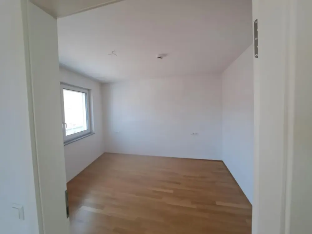 moderne 3-Zimmer-Wohnung in Königsbach-Stein
