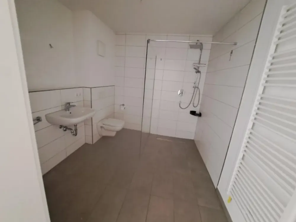 moderne 3-Zimmer-Wohnung in Königsbach-Stein