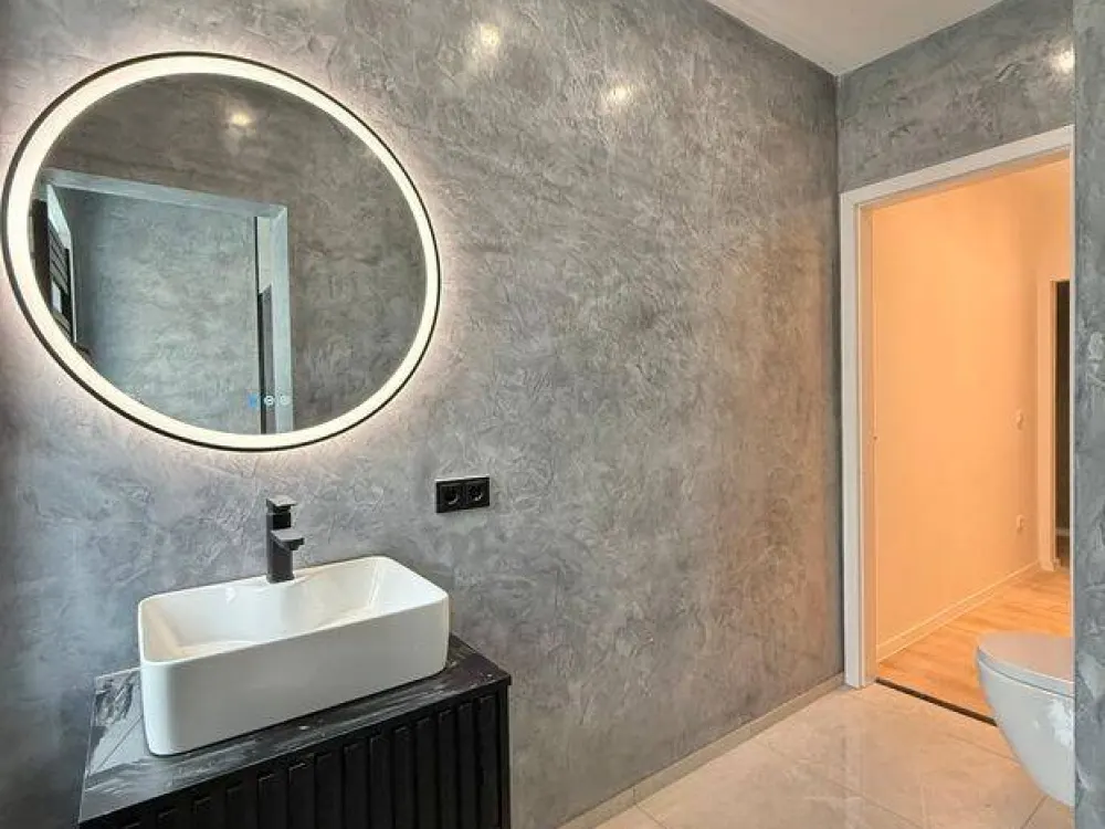 Erstbezug: möblierte 8-Zimmer-WG-Wohnung mit 31 m² Dachterrasse, 450 €/Zimmer