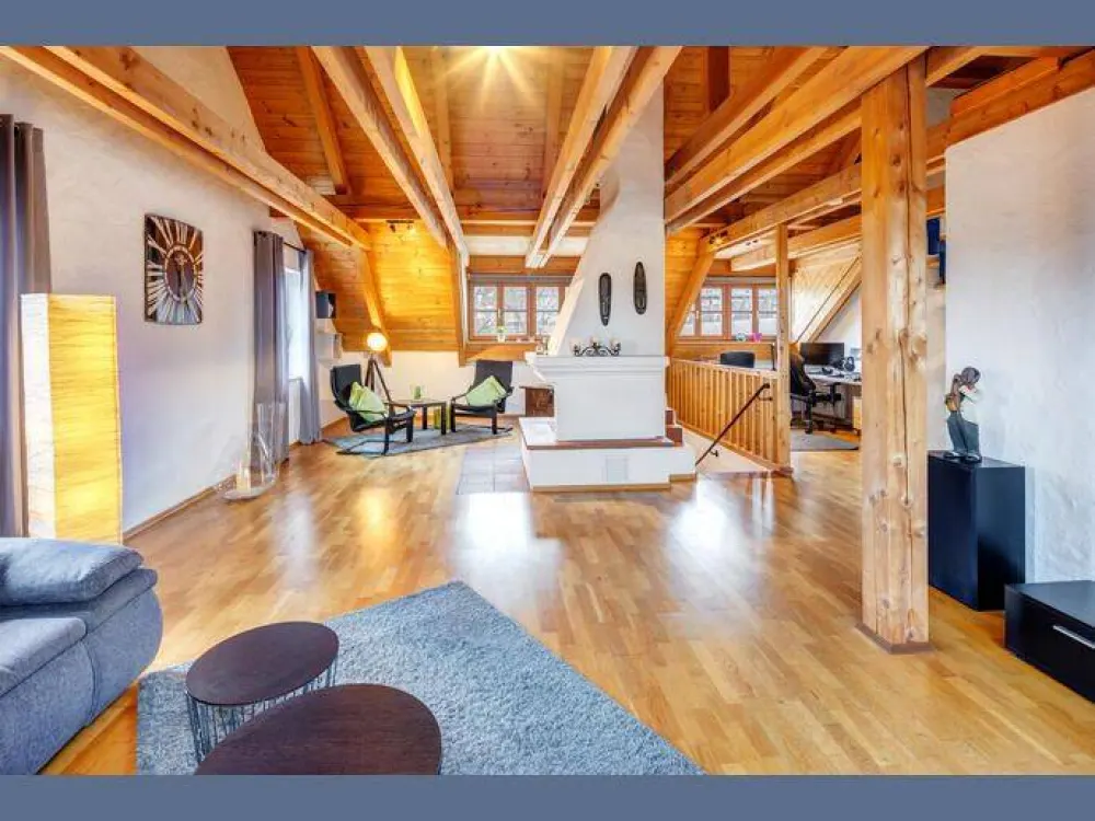 Möbliert: Gemütlich, geräumig und mit Balkon