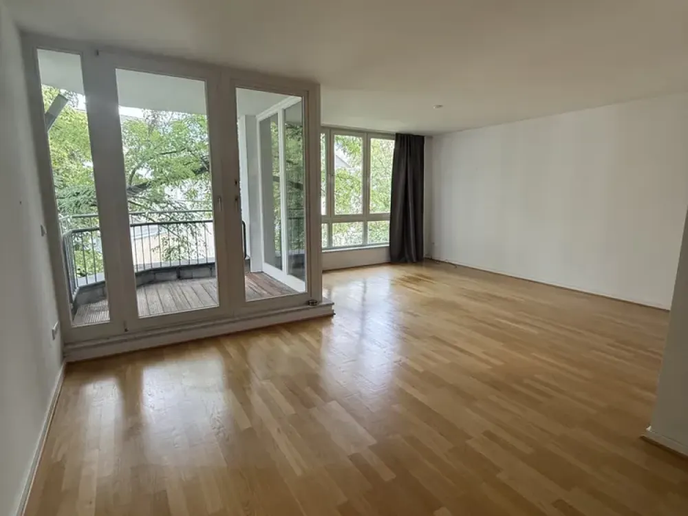 Lebendig wohnen in Unterbilk: Großzügige 4-Zimmer-Wohnung mit Balkon