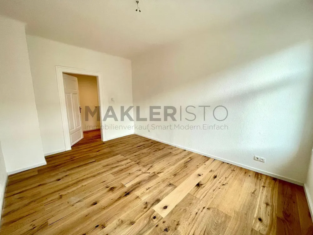 **Lichtdurchfluteter Erstbezug - 2 Zimmer mit Tageslichtbad, offener Wohnküche & Balkon**
