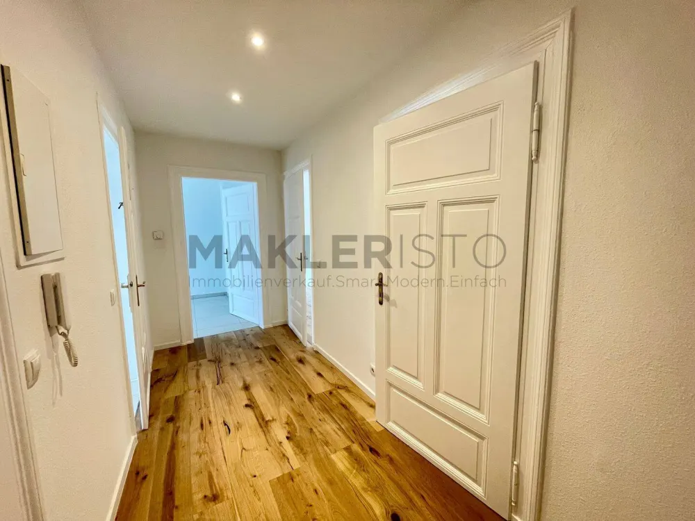 **Lichtdurchfluteter Erstbezug - 2 Zimmer mit Tageslichtbad, offener Wohnküche & Balkon**