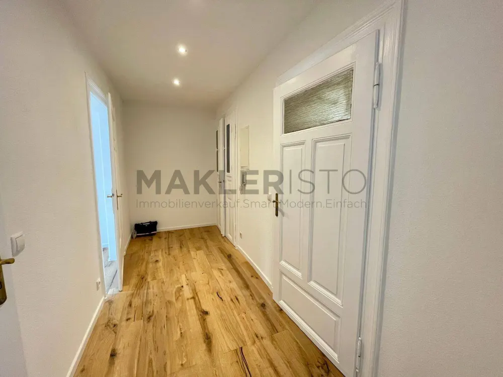 **Lichtdurchfluteter Erstbezug - 2 Zimmer mit Tageslichtbad, offener Wohnküche & Balkon**