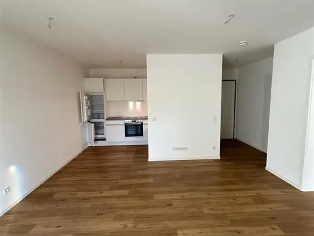 Moderne 3-Zimmer-Erdgeschosswohnung mit Einbauküche, verglaste Loggia und Keller inklusive!