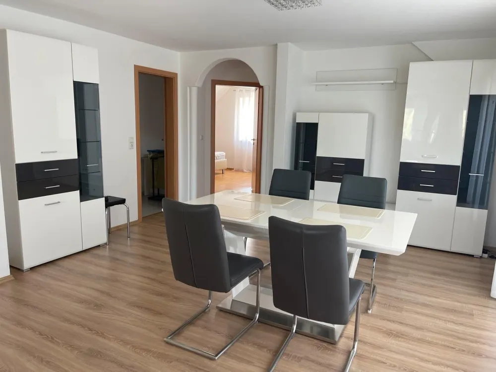3-Zimmer-Dachgeschosswohnung, Max 2 Personen