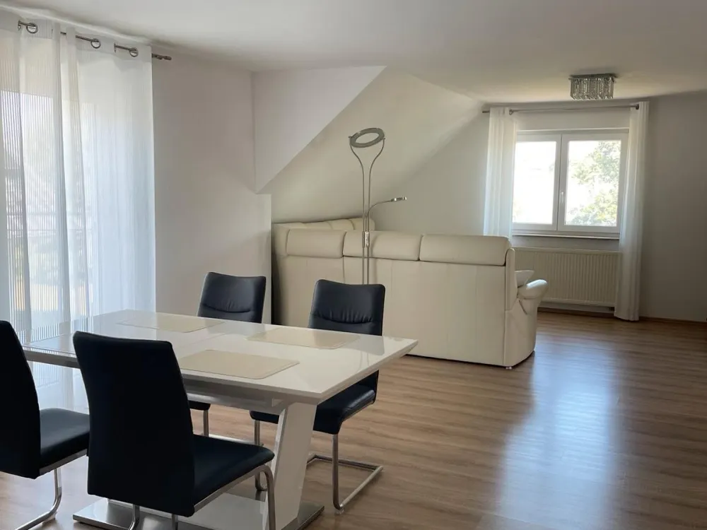3-Zimmer-Dachgeschosswohnung, Max 2 Personen