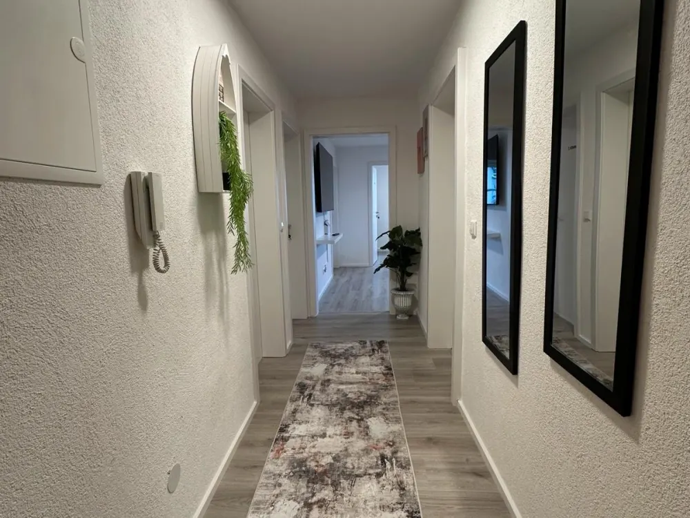 Frisch renovierte 5 Zimmer WG ab sofort Zimmer Nr. 5 frei