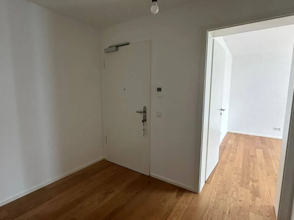 Neuwertige 2-Zimmer-Wohnung mit Balkon!