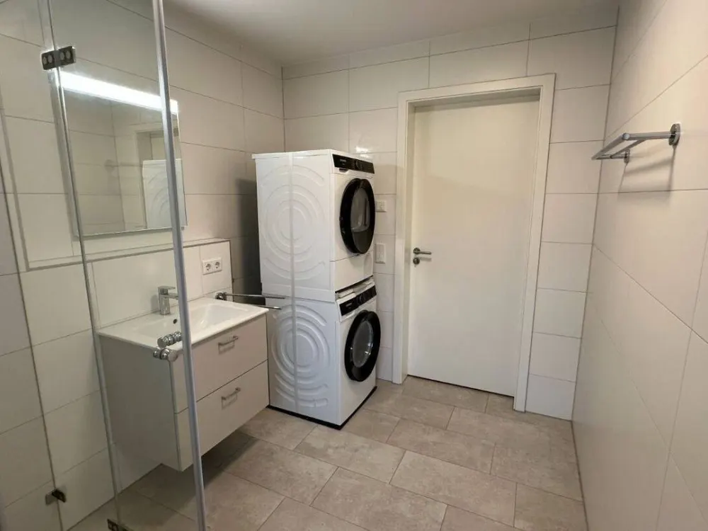 Neuwertige 2-Zimmer-Wohnung mit Balkon!