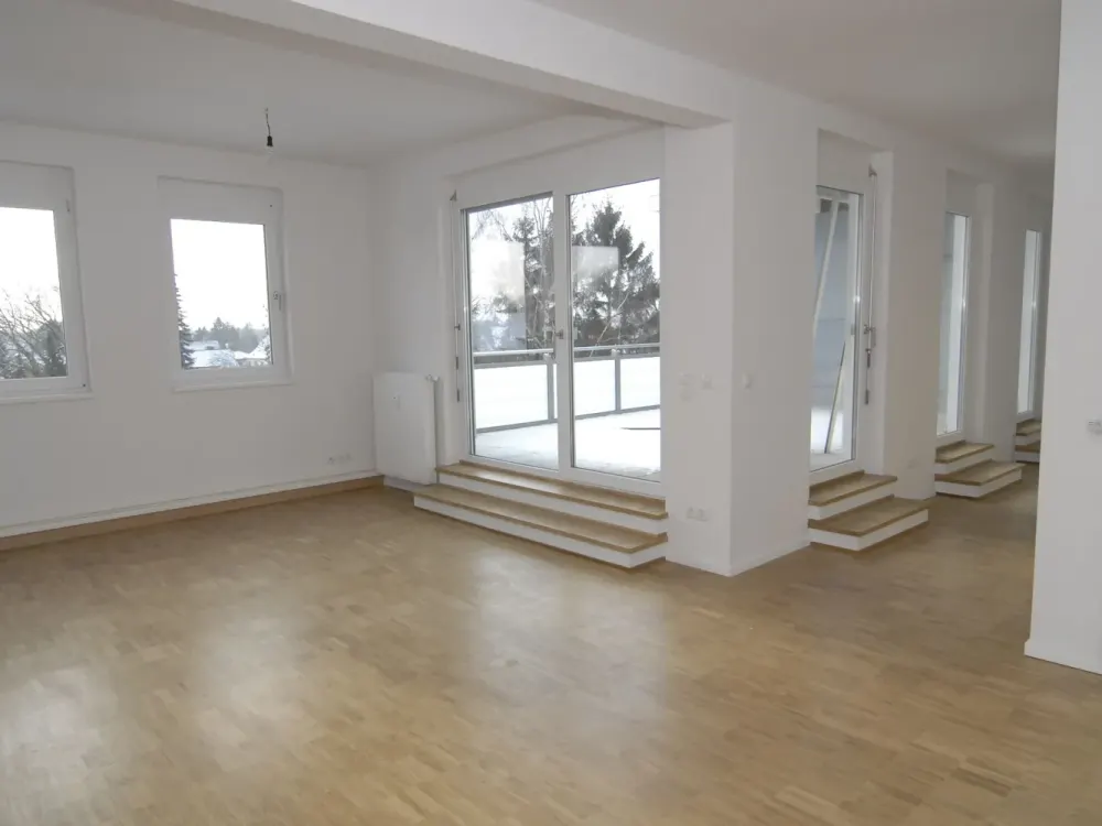 TRAUMHAFTE PENTHOUSEWOHNUNG! 3 Zimmer, offener Wohn-/Essbereich, riesige Dachterrasse!