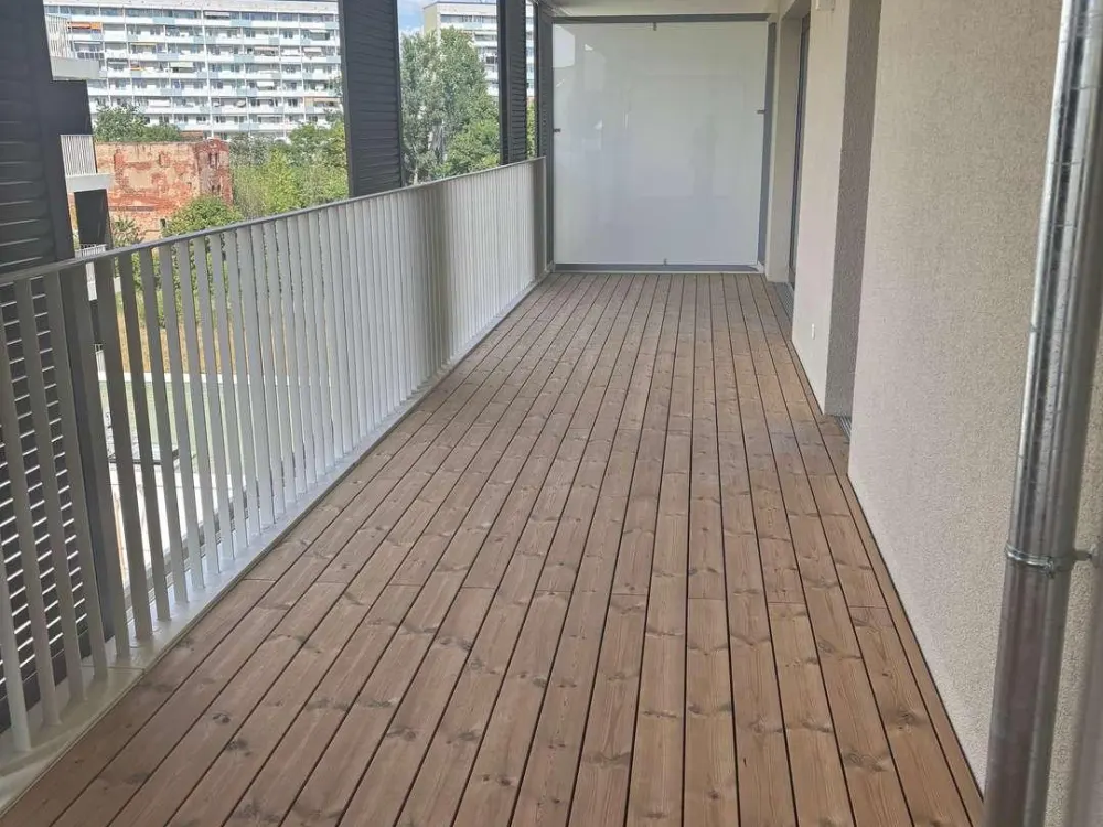 Erstbezug am bayr. Bahnhof - Wohnung mit großem Balkon & Duschbad