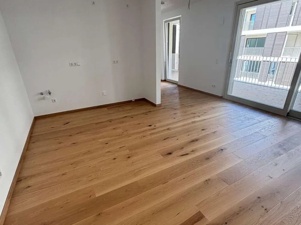Erstbezug am bayr. Bahnhof - Wohnung mit großem Balkon & Duschbad