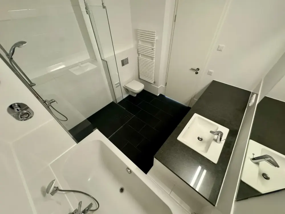Ruhiges Wohnen am Wasser: Charismatische 2-Zimmer-Wohnung im Herzen von Friedrichshain!