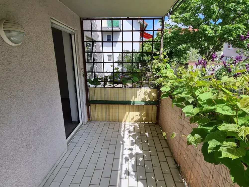 Wunderschöne Drei-Raum-Wohnung mit Balkon und Garage