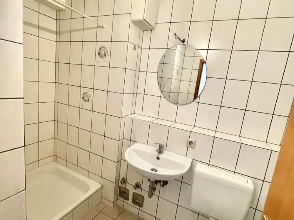 1-Zimmerwohnung mit Balkon und Garage