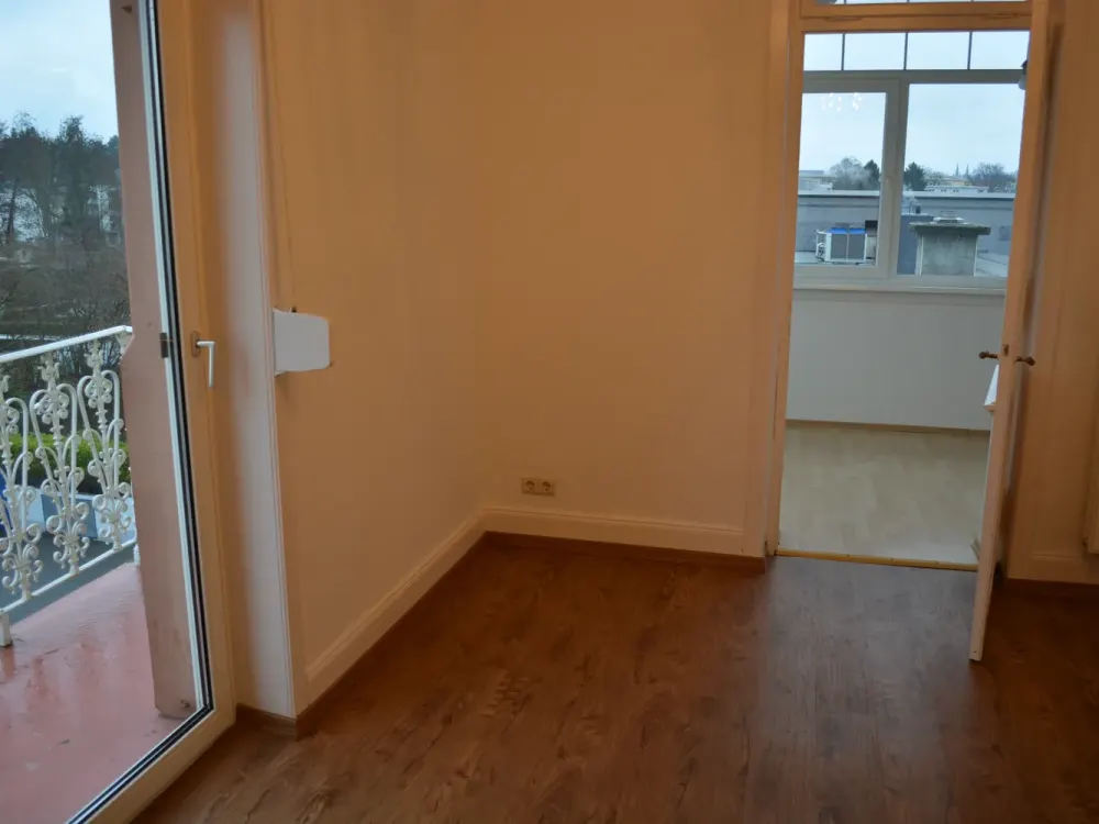 Renovierte 2-Zimmer-Wohnung mit Balkon in Bad Homburg