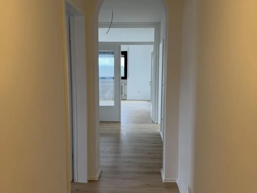 Erstbezug nach Kernsanierung, exklusive 3-Zimmer-Wohnung mit Süd-Loggia