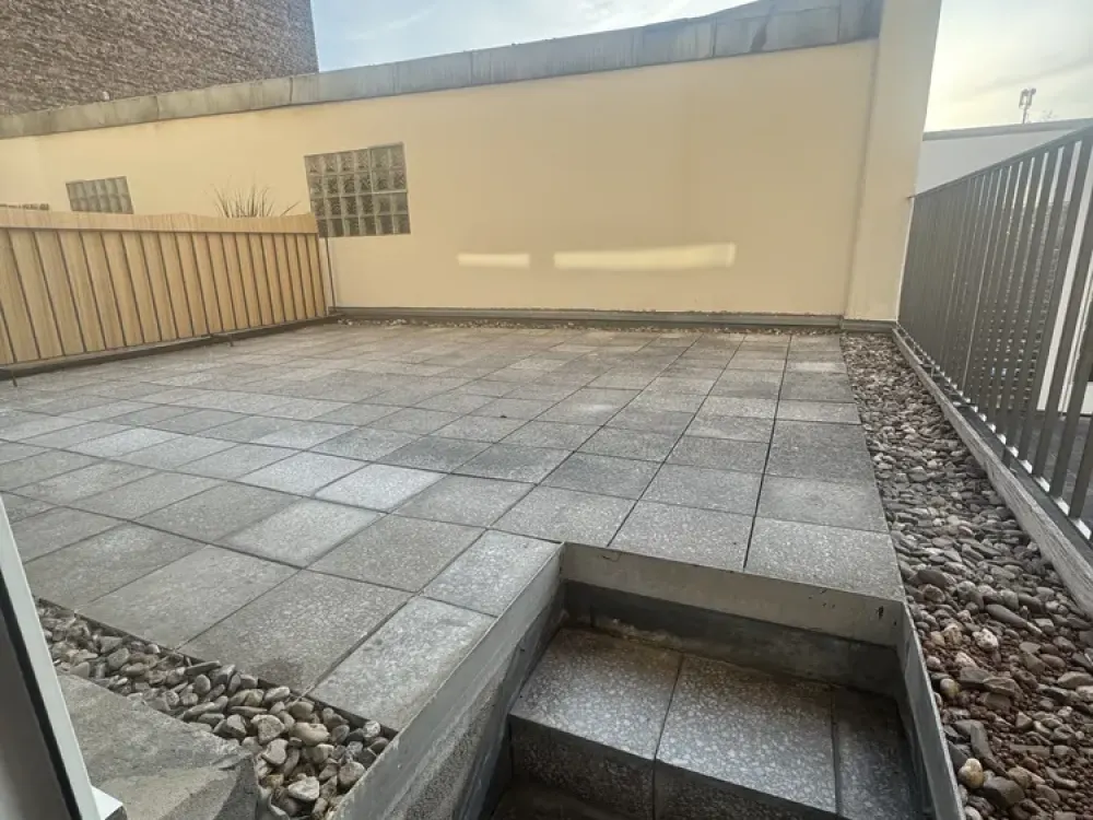 Bright Studio Apartment with Spacious Terrace