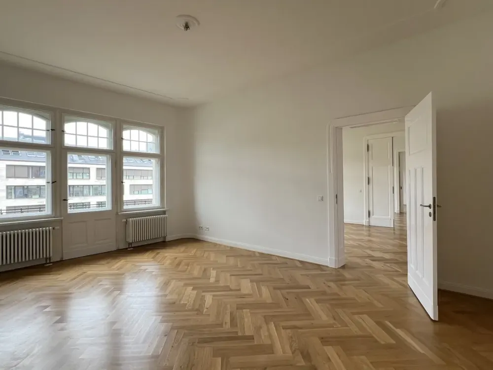 Traumhafter Stuckaltbau, saniert.