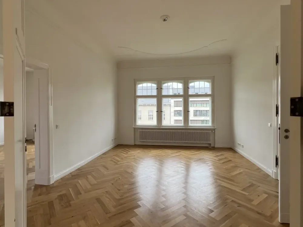 Traumhafter Stuckaltbau, saniert.