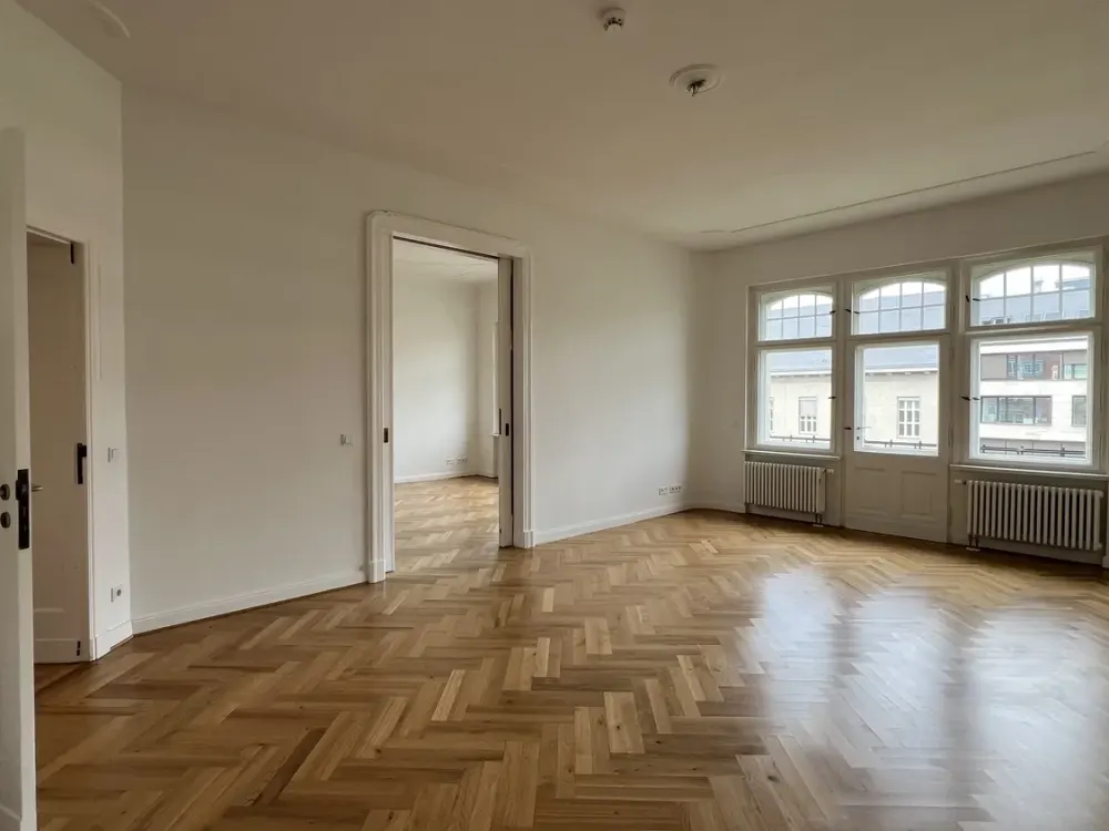 Traumhafter Stuckaltbau, saniert.