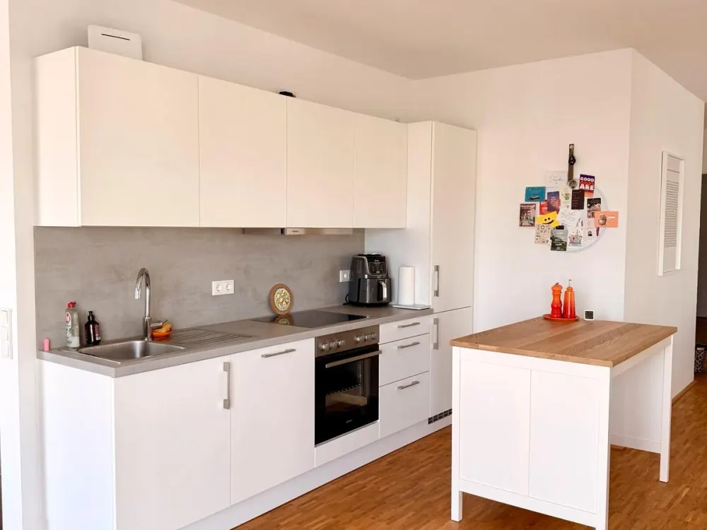 Above the rooftops of the city - 3-room apartment with kitchen and bathroom in the heart of Saarbrücken
