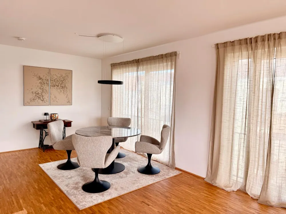 Above the rooftops of the city - 3-room apartment with kitchen and bathroom in the heart of Saarbrücken