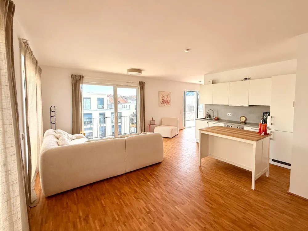 Above the rooftops of the city - 3-room apartment with kitchen and bathroom in the heart of Saarbrücken