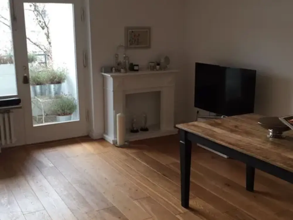 Wunderschöne kernsanierte 2 Zimmerwohnung in Top Lage !