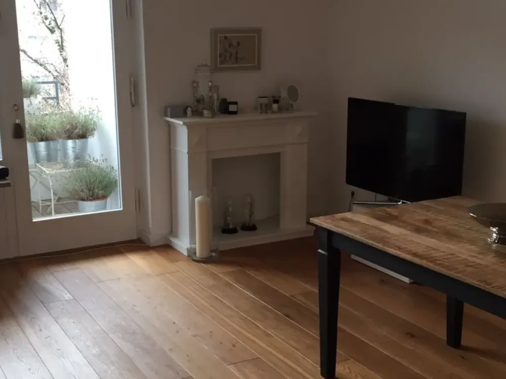 Wunderschöne kernsanierte 2 Zimmerwohnung in Top Lage !