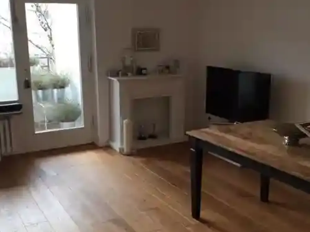 Wunderschöne kernsanierte 2 Zimmerwohnung in Top Lage !