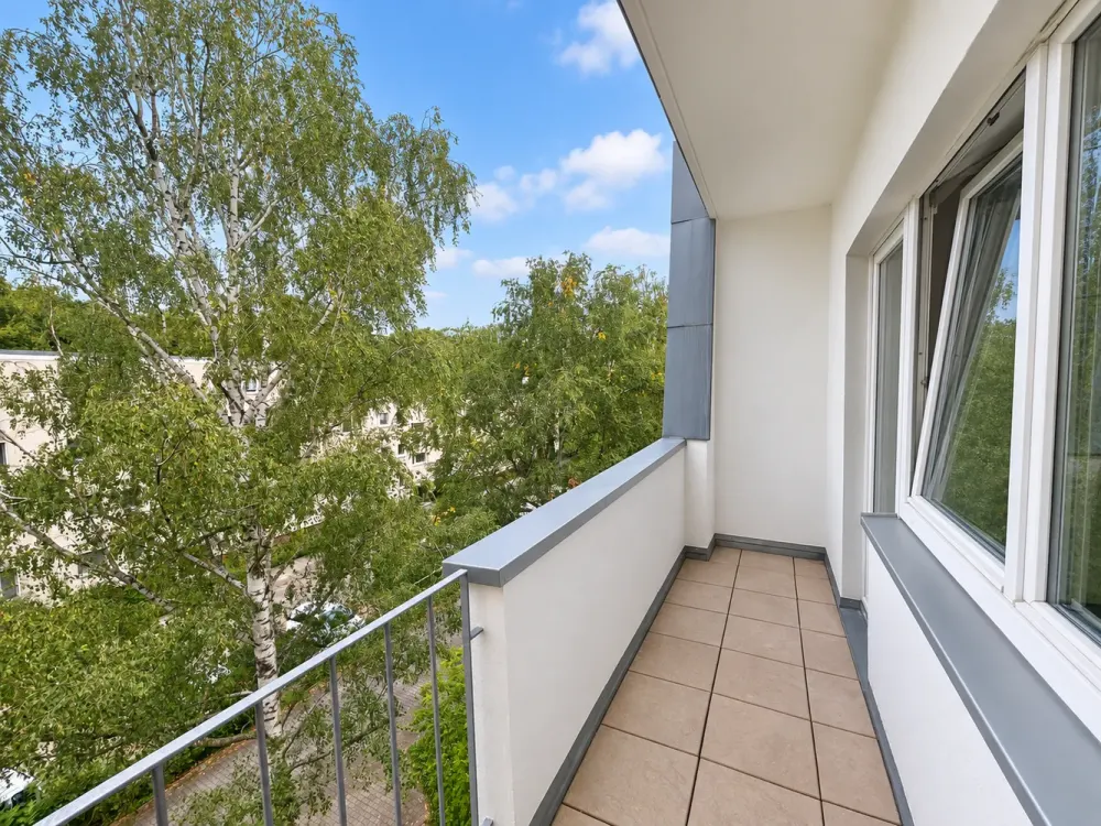 Erstbezug nach Sanierung - helle 2 Zimmer Wohnung mit Einbauküche & hochwertiger Ausstattung
