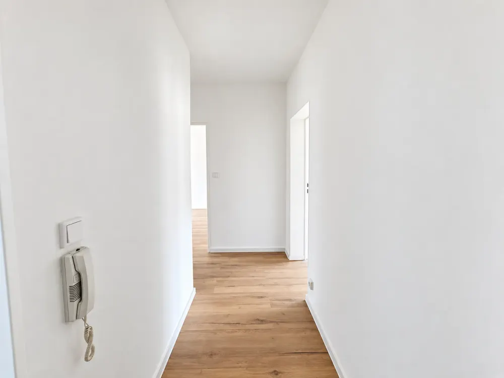 Erstbezug nach Sanierung - helle 2 Zimmer Wohnung mit Einbauküche & hochwertiger Ausstattung