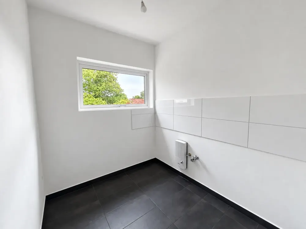 Erstbezug nach Sanierung - helle 2 Zimmer Wohnung mit Einbauküche & hochwertiger Ausstattung
