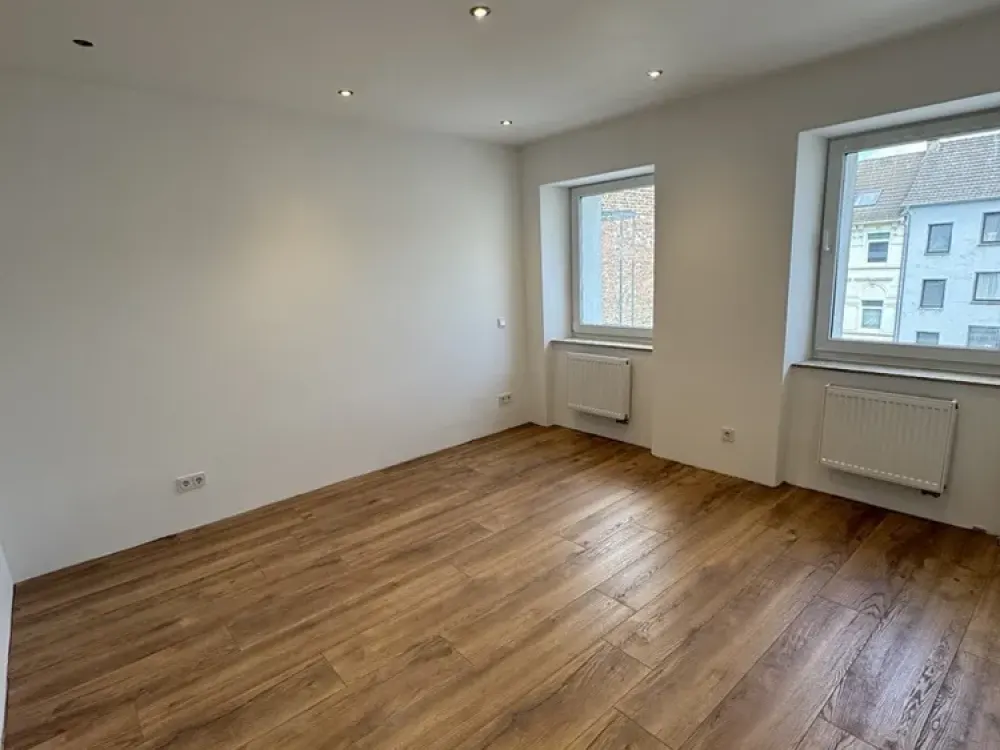Kernsaniert in 2025: Ansprechende 3-Raum-Wohnung mit gehobener Innenausstattung in Krefeld