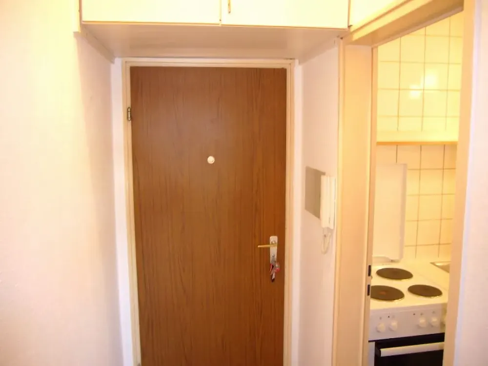 Very nice student apartment with fitted kitchen and large balcony. Dudweiler-Süd, only 10 min to the university!