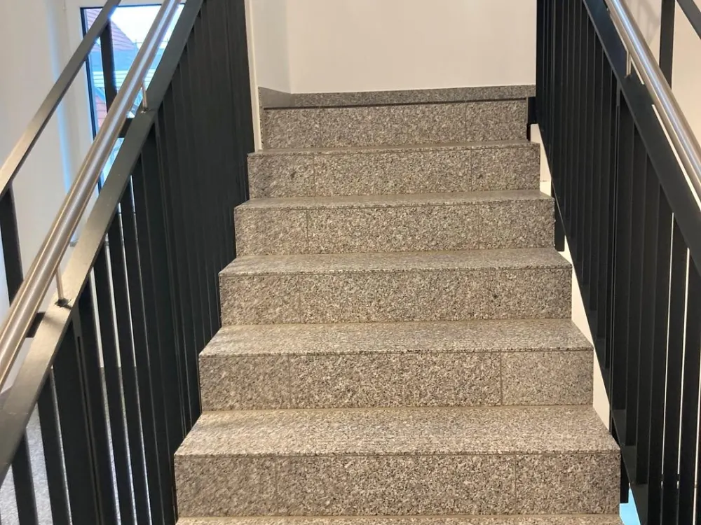 schicke 1 ZKB Wohnung mit Balkon, Desingfussboden, Fußbodenheizung- Senioren willkommen!