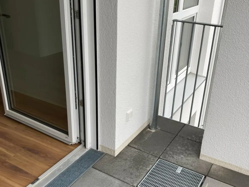 schicke 1 ZKB Wohnung mit Balkon, Desingfussboden, Fußbodenheizung- Senioren willkommen!
