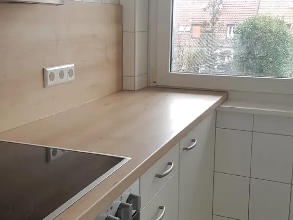Einzimmerwohnung mit Gartennutzung und überdachtem Außenbereich