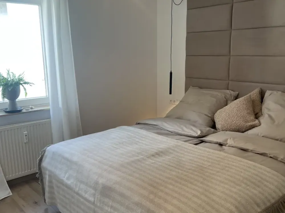Modernisierte und möblierte 2,5-Zimmer-Wohnung mit Balkon und Stellplatz in Kressbronn