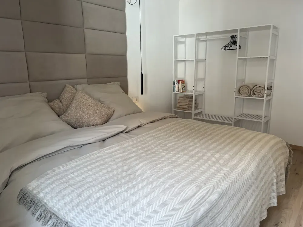 Modernisierte und möblierte 2,5-Zimmer-Wohnung mit Balkon und Stellplatz in Kressbronn