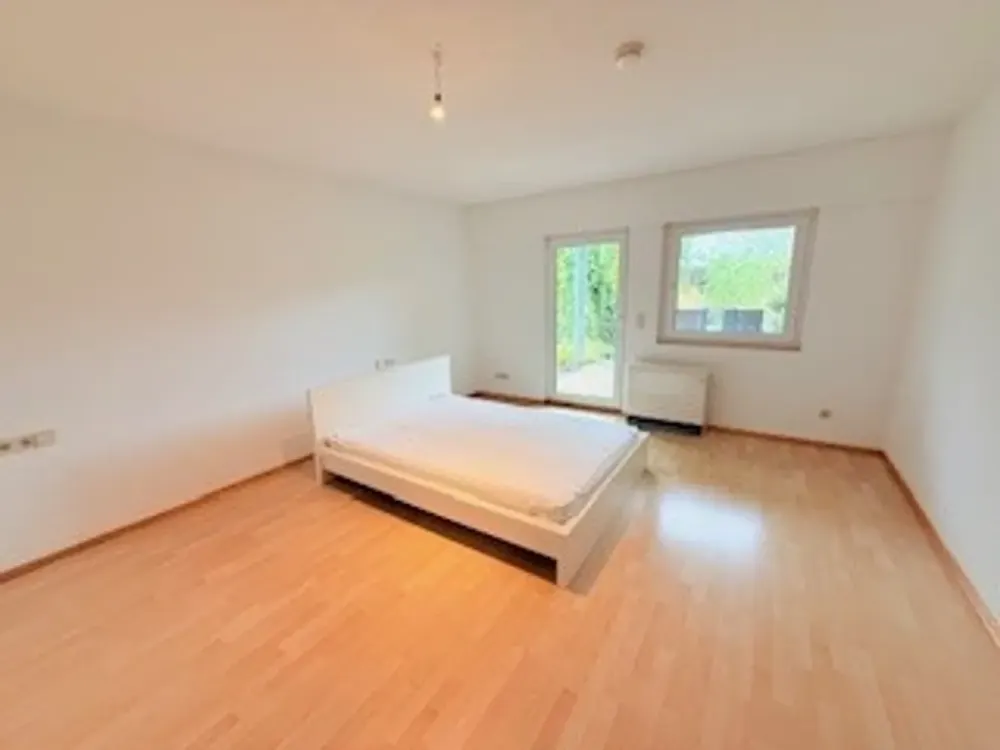 Gepflegte 2,5-Zimmer-Wohnung mit 2 Terrassen in ruhiger Lage